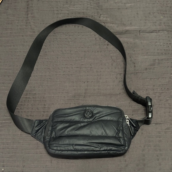 lululemon athletica Handbags - Lululemon Everywhere Belt Bag Large 2L EUC